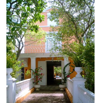 Front facade of Landhuis Bloemhof