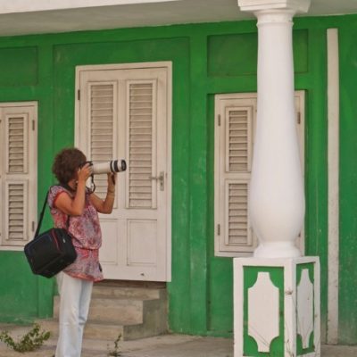 Short movie on Ellen Spijkstra, visual artist in Curaçao by Felix de Rooy.